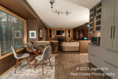 135-Kitchen-Table-Livingroom